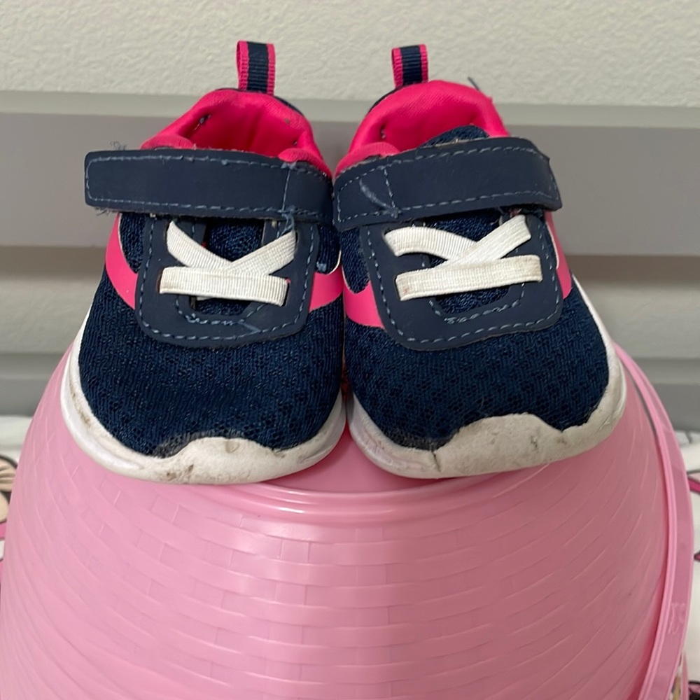Toddler tennis shoes size 3